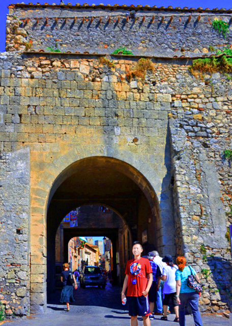 08_2018-07-18_Tarquinia_Medieval Walled City Gate-10001.JPG