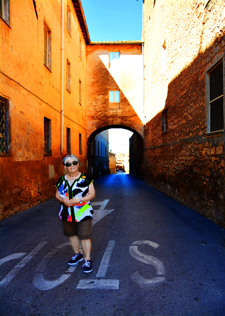 14_2018-07-18_Tarquinia_Via delle Torri ��¥��-30001.jpg