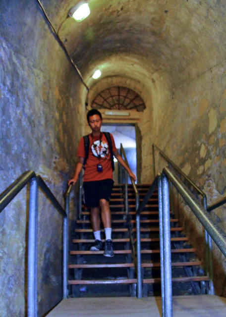 08_2018-07-18_Tarquinia_Tomb of Hunting and Fishing in 520-510 BC_An Access Dromos w Steps ��Ԫǰ520-510����ڽ���¥��Ĺ�������ԺͲ���֮Ĺ0001.JPG