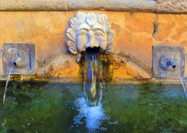 10_2018-07-18_Bolsena_Fontana di San Rocco ʥ�޿���Ȫ-10001.JPG