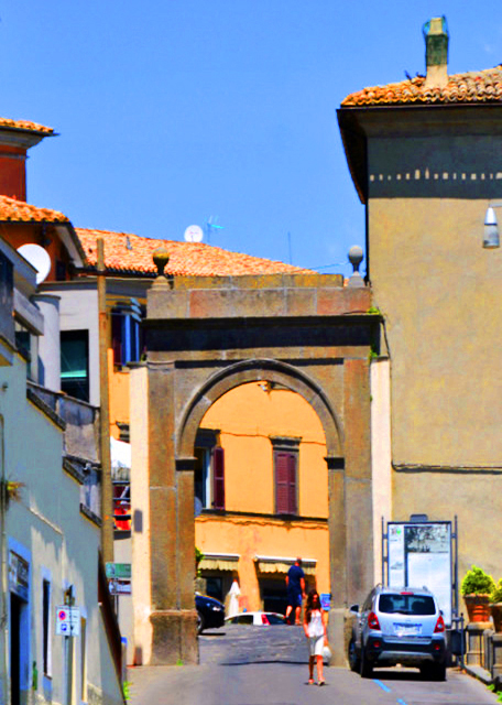 15_2018-07-18_Montefiascone_Medieval Archway �����͹���0001.JPG