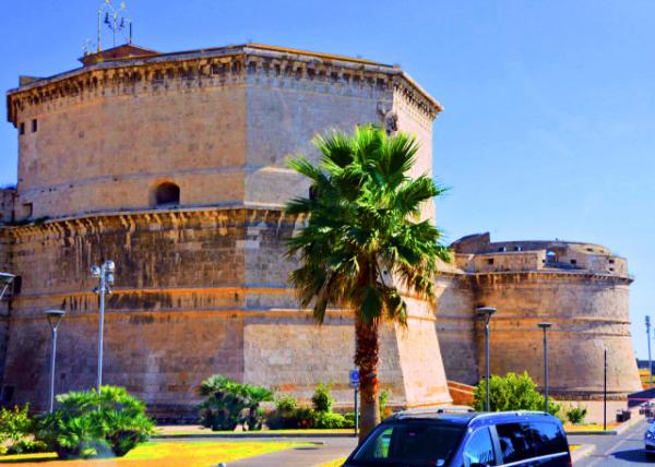 04_2018-07-18_Civitavecchia_Michelangelo Fortress w  Octagonal Main Tower-30001.JPG