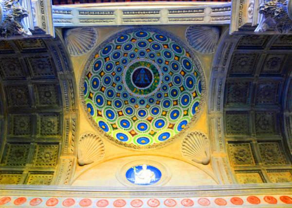 08_2018-07-19_Florence_Basilica di Santa Croce_Cloister Pazzi Chapel _Dome ���R�Y���ÈA���0001.JPG