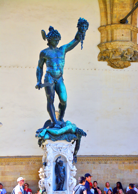 10_2018-07-19_Statue_Benvenuto Cellini's Perseus w the Head of Medusa �����˹������ɯͷ0001.JPG