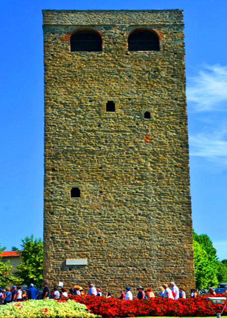 1780342685437328.jpg 21_2018-07-19_Florence_Tower_Piazza Piave_Torre della Zecca in Honour of the Battle of Piave River 皮亚韦广场·薄荷塔-20001.JPG
