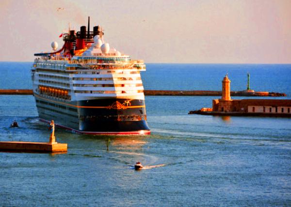 09_2018-07-19_Livorno_Porto Mediceo_Cruise Patrolled by Coast Guard ÷�����¸ۡ�����������Ѳ��0001.JPG