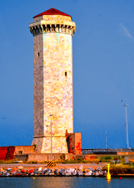 13_2018-07-19_Livorno_Port_Torre del Marzocco-10001.JPG
