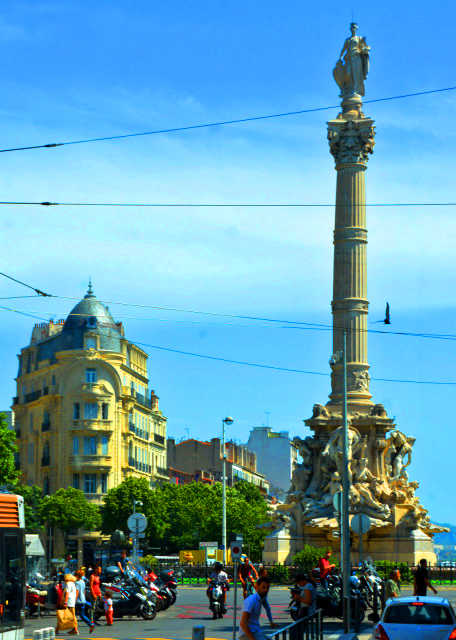 23_2018-07-21_Marseille_Place Castellane ��˹������ȪԲ���㳡-20001.JPG