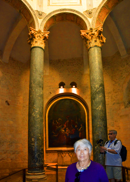 05_2018-07-21_Aix-en-Provence_Cath��drale Saint-Sauveur_Merovingian Baptistery in 6C w the Columns probably from a RomanTemple that stood on the same site0001.JPG