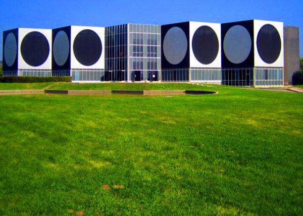 11_2018-07-21_Aix-en-Provence_Fondation Vasarely������0001.jpg