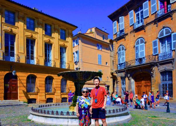 13_2018-07-21_Aix-en-Provence_Place d'Albertas-30001.JPG