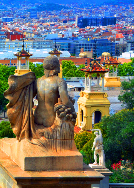 02_2018-07-22_Plaça d'Espanya_Palau Naciona_Balcony Statue-10001.JPG