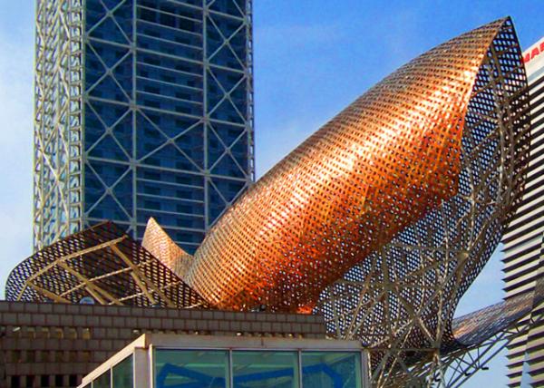 22_2018-07-22_Olympic Village_Fish Sculpture by Frank Gehry ���ܡ��㡷0001.JPG