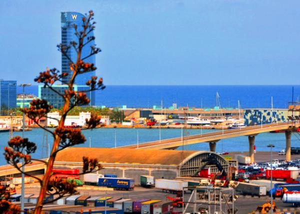 2018-07-22_Hotel Vela & Porta d��Europa of the Bascule Bridge0001.JPG