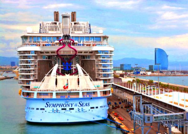 2018-07-22_Royal Caribbean MS Symphony of the Seas_World Largest Passger Ship-20001.JPG