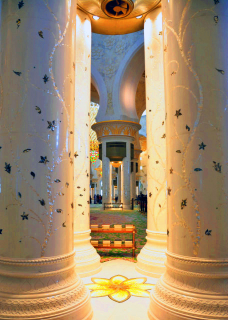 13_2013-12-07_Sheikh Zayed Grand Mosque_The Main Axis Aligned in the Direction of the Kaaba in Mecca ����������ӿ˶���һ��-380001.JPG