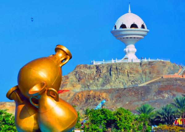 10_2013-12-11_Al Riyam Roundabout w Water Pots & Incense Burner��¹��ת�̡�ˮ�޺���¯0001.JPG