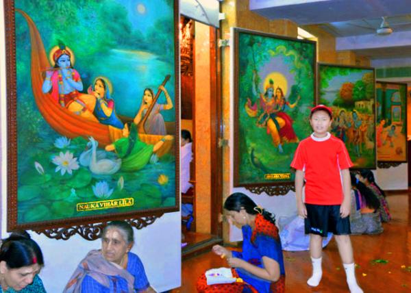 30_2013-12-14_Temple_Hare Krishna_Mural-60001.JPG