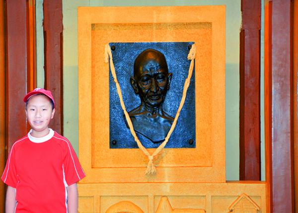 34_2013-12-14_Mani Bhavan Museum Relief Of Mahatma Gandhi���ᡤ������ݡ�ʥ�۸ʵظ���-70001.jpg
