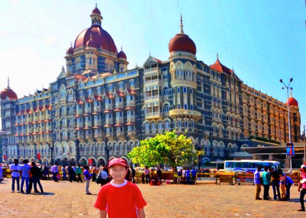 03_2013-12-14_Taj Mahal Palace, a Prime Example of Indo-Saracenic Architecture, Opened in 1903-30001.JPG