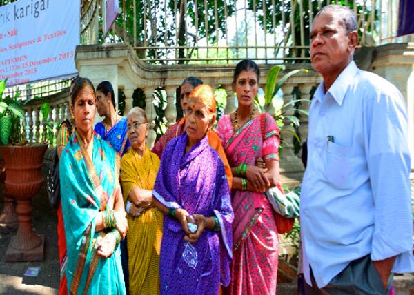 55_2013-12-14_Sari-Kurta Dressed Locals ����ɯ�����ɳ����ĵ�����0001.JPG