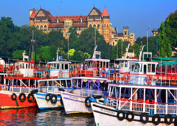 03_2013-12-15_Ferry Boats Docked @ Bombay Harbour (Front Bay) against Bombay Yacht Club ������ͧ���ֲ�.jpg