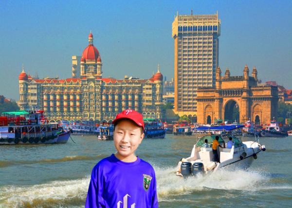 05_2013-12-15_Gateway of India. Taj Mahal Hotel & Mumbai Skyline from Elephanta Island Ferry-10001.jpg