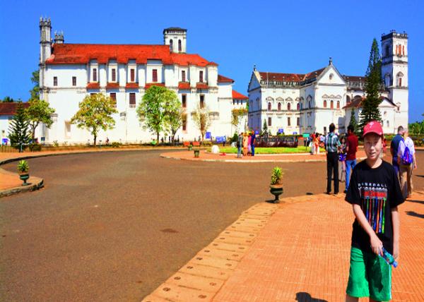 12_2013-12-16_Se Cathedral Complex_Church & Convent of St. Francis of Assisi Built in 1503 & Witnessed the Colonial Ambitions of the Portuguese in the Subcontinent-10001.JPG