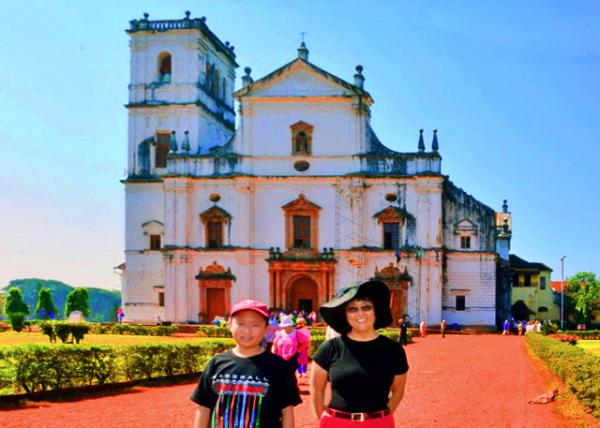 14_2013-12-16_Se Cathedral, a Stunning Blend of Architectural Styles, Including Portuguese-Manueline, Gothic, & Renaissance Elements, w a Tuscan Exterior & Corinthian Interior -150001.JPG