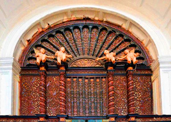 22_2013-12-16_Se Cathedral_Ornate Wooden Altar ����������á�����ľ�Ƽ�̳-90001.JPG
