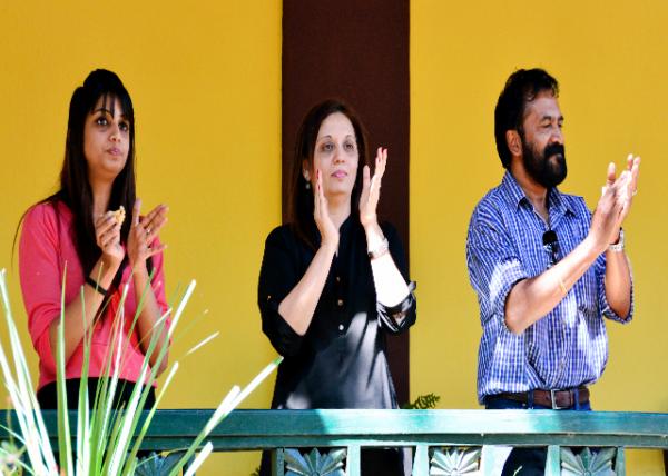 28_2013-12-16_Home of Otto de Oliveira Fernandes_Hosts.jpg