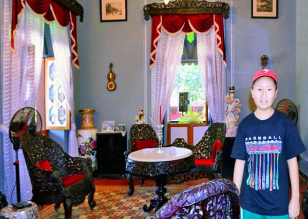 29_2013-12-16_Home of Otto de Oliveira Fernandes_A Myriad of Antiques, Curios, & Vintage Furniture ���ֹŶ��������ʽ�Ҿ�-50001.JPG