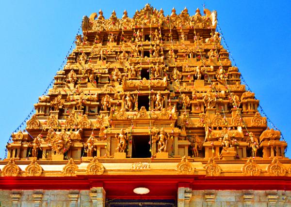 2013-12-17_Gopuram the Gold-Plated Monumental Tower @ 60-Ft 18-M.jpg
