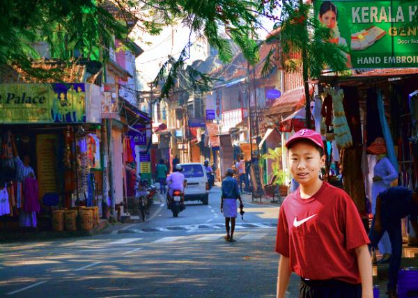 23_2013-12-18_Bazaar Rd ����·-20001.jpg