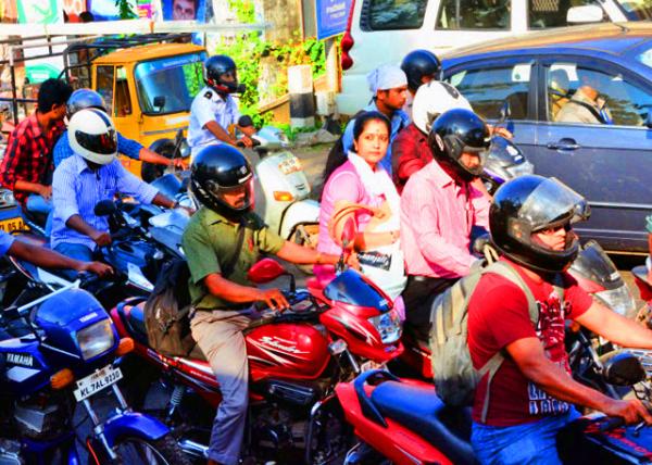 27_2013-12-18_Bustling Traffic ��æ��ͨ-20001.JPG