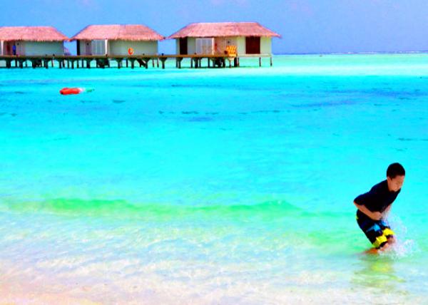 10_2013-12-20_Dhonveli Beach_Overwater Bungalows ˮ��ƽ��-100001.JPG