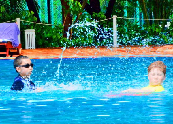 14_2013-12-20_Dhonveli Beach Resort ɳ�Ӻ�̲�ȼٴ�-10001.JPG