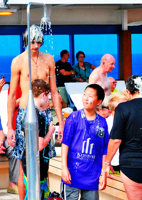 08_2013-12-21_Equator Crossing Ceremony_Sea Baptism��ԡ-60001.JPG