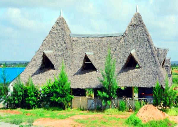 02_2013-12-26_Mombasa_Makuti Thatch Ļ��é��-90001.JPG