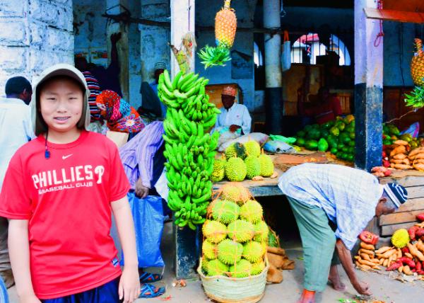 25_2013-12-27_Central Market Darajani_Fruit Stallss ˮ��̯-30001.JPG