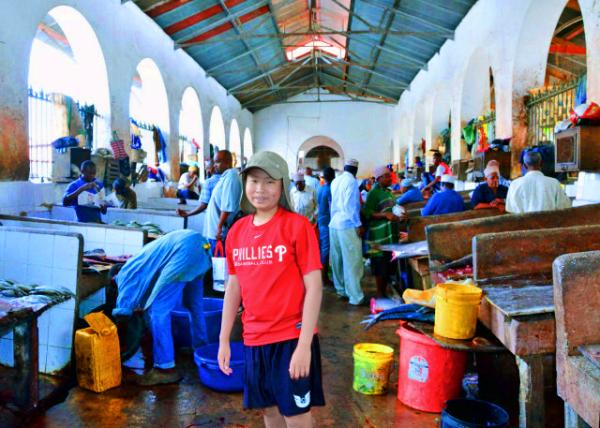 26_2013-12-27_Central Market Darajani_Seafood ���ʲ�-70001.JPG