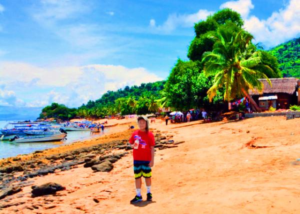 10_2013-12-30_Ampangorina_Pier-10001.JPG