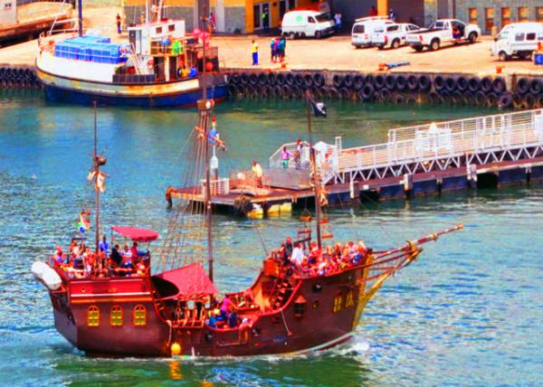 11_2014-01-06_Jolly Roger Pirate Boat �����캣����0001.JPG