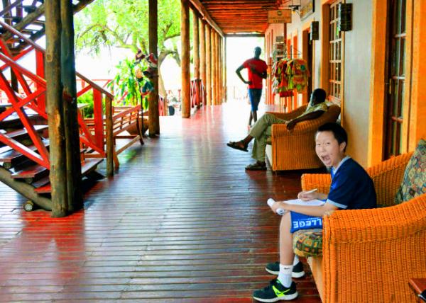 02_2014-01-08_Chobe Marina Lodge_Smile, You Are on Candid Camera! Цһ�������Ͼ�ͷ�ˣ�-50001.JPG