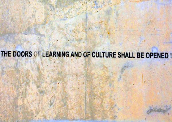 34_2014-01-10_Kliptown Walter Sisulu Square_The Doors of Learning & Culture Shall be Opened ѧϰ���Ļ�֮�ż�����-40001.JPG