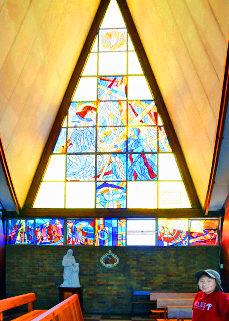 1781749991300394.jpg 38_2014-01-10_Regina Mundi Stained Glass of Virgin Mary's Life Gifted by Poland 波兰捐赠的玛丽一生彩色玻璃窗-30001.JPG