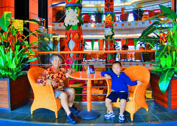 16_10-03-07_ NCL Pride of Aloha_Atrium ���Ѱ�֮�١���������ͥ0001.JPG