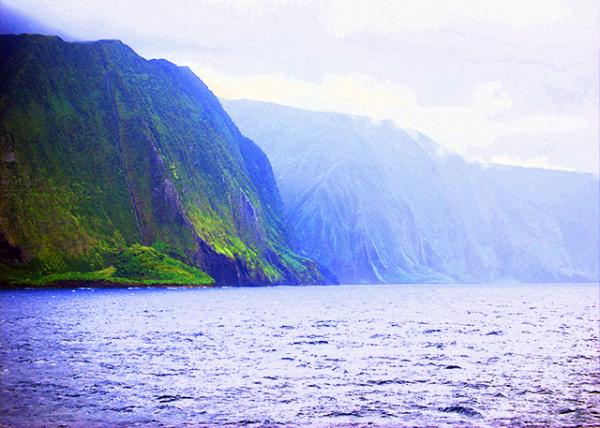 40_10-04-07_Molokai_Mokalu (or Mokapu), Huelo, & Okala Islets, & Waikolu Valley.jpg