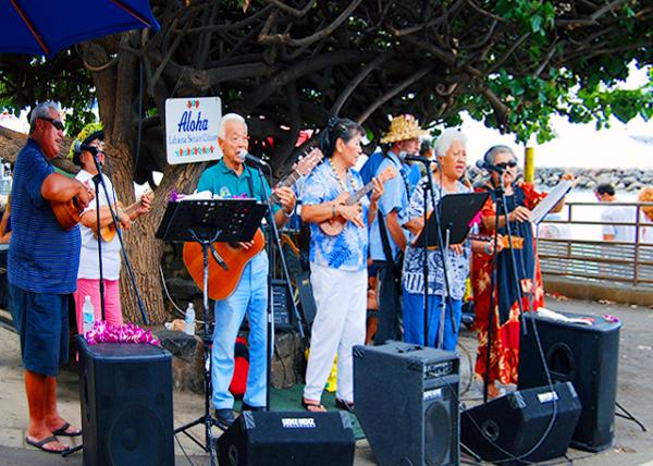 07_10-01-07_ Lahaina_Haiwaiians w Ukeleles �����������ٵ���0001.JPG