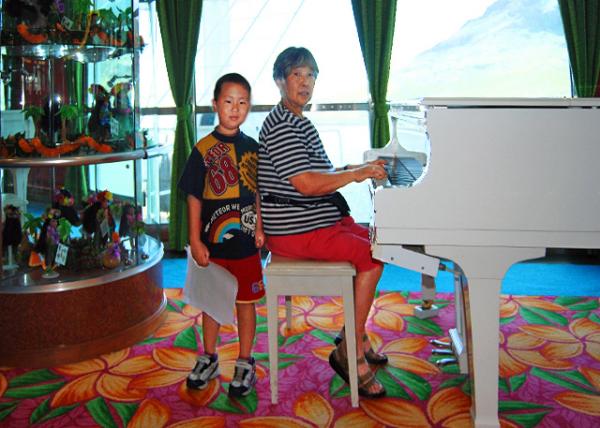 04_10-08-07_ NCL Pride of Aloha_Piano.jpg